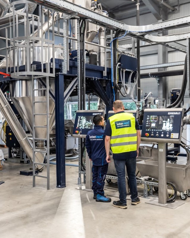 iz-pet-recyclinganlage-prozess__1_ iz-pet-recyclinganlage-prozess__1_